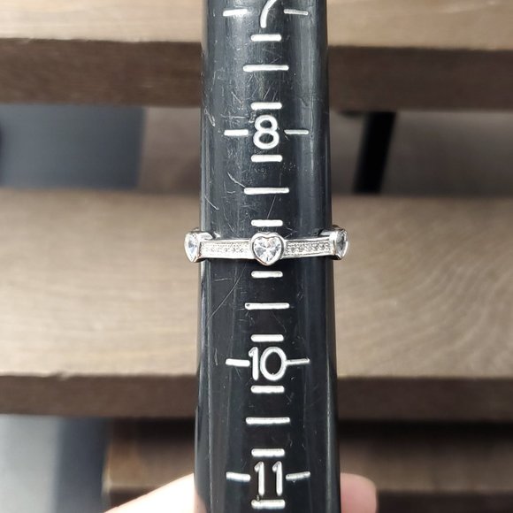 Size 9 Sterling Silver Clear Hearts Cubic Zirconia Ring - Picture 5 of 7